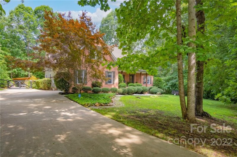 Property image 4 at 1529 Autumn Brook Lane, York, SC 29745