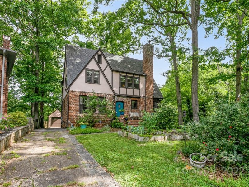 Property image 2 at 79 Tacoma Circle, Asheville, NC 28801