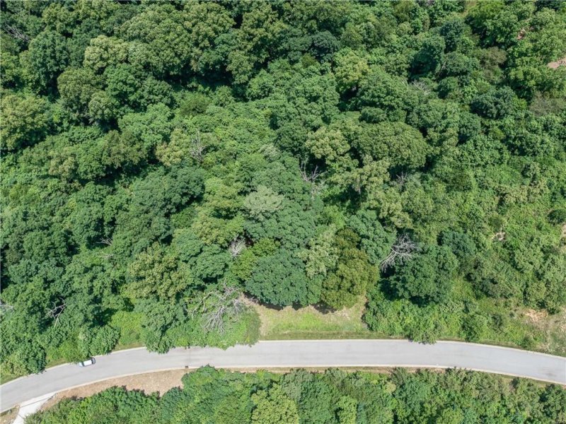 Property image 2 at 146 Summit Tower Circle, Asheville, NC 28804