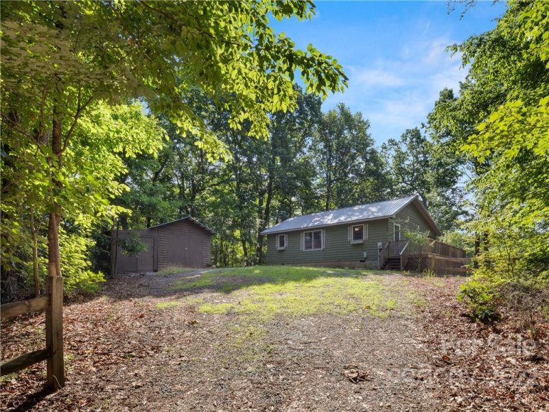 Property image 2 at 236 Gamelands Trail, Saluda, NC 28773