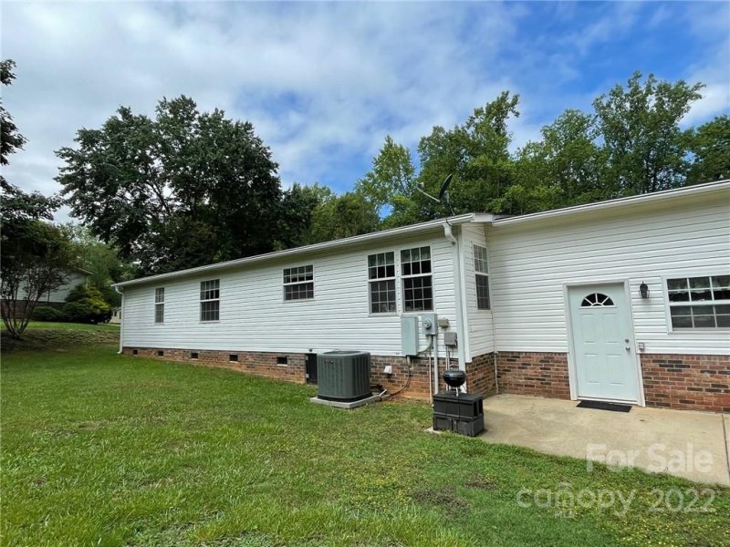 Property image 3 at 3340 Stony Brook Circle, Newton, NC 28658