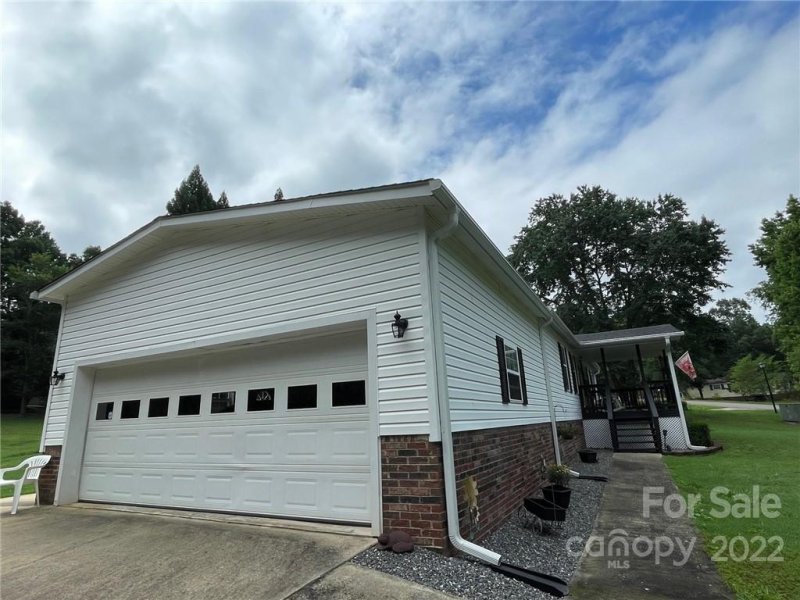 Property image 4 at 3340 Stony Brook Circle, Newton, NC 28658