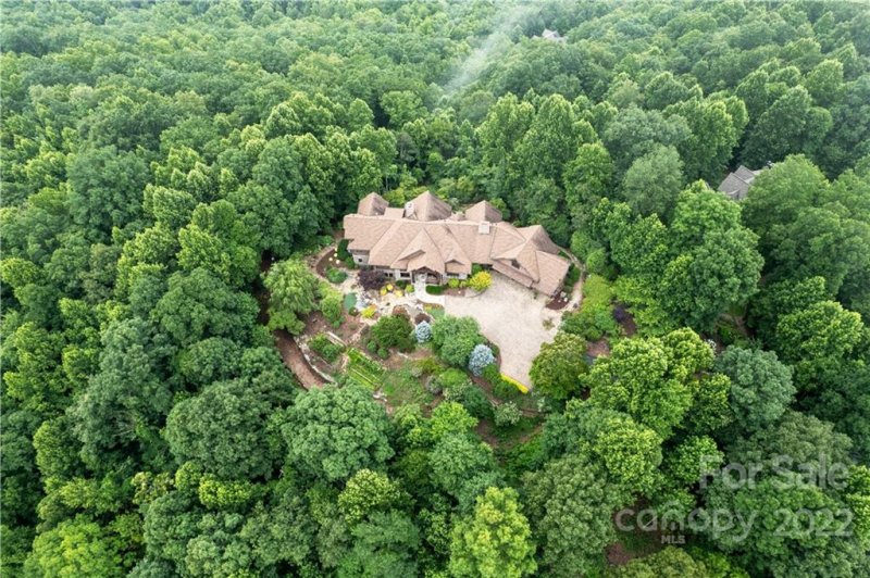 Property image 2 at 59 Fox Chase Court, Hendersonville, NC 28792