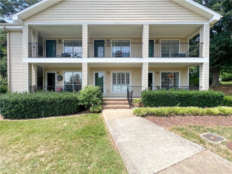 Property image 2 at 1989 Lancer Court, Gastonia, NC 28054