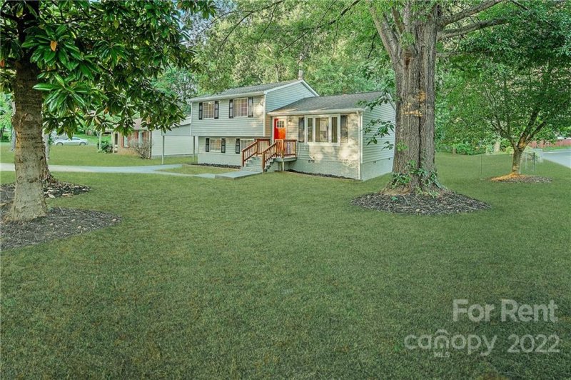 Property image 3 at 8007 Mahogany Drive, Charlotte, NC 28227