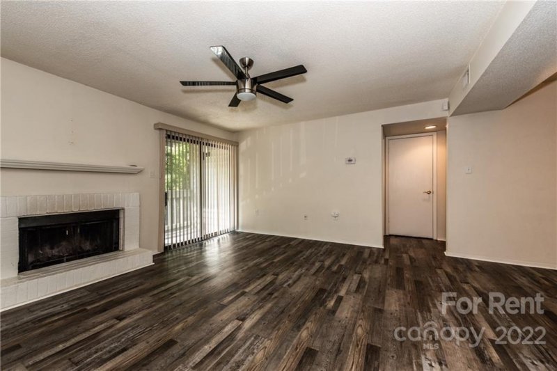 Property image 4 at 5020 Sardis Road, Charlotte, NC 28270