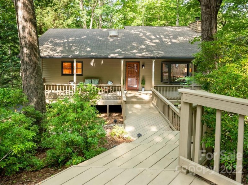 Property image 4 at 28 Independence Boulevard, Asheville, NC 28805