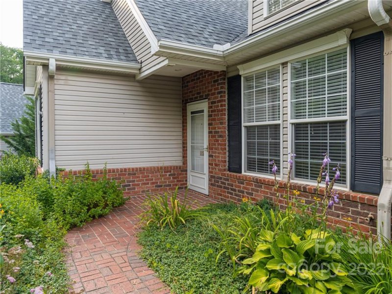 Property image 3 at 115 Hibiscus Lane, Asheville, NC 28803