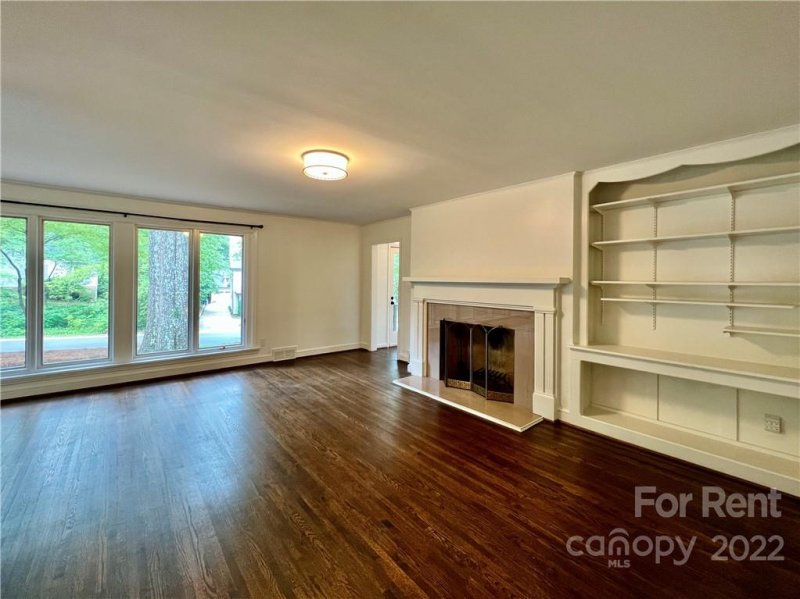 Property image 3 at 519 Meadowbrook Road, Charlotte, NC 28211