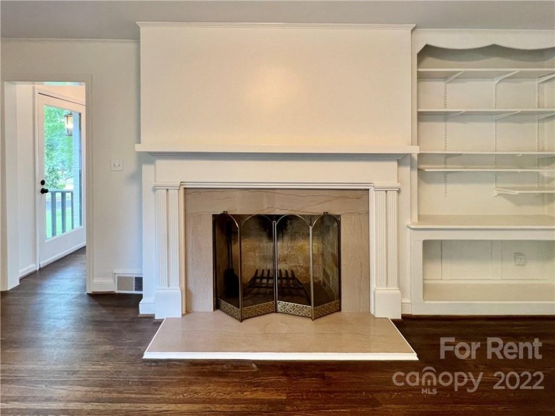 Property image 4 at 519 Meadowbrook Road, Charlotte, NC 28211