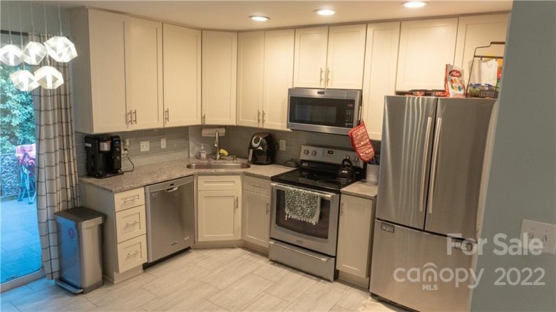 Property image 3 at 2027 Ibis Court, Charlotte, NC 28205