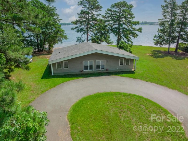 Property image 3 at 8303 Luckey Point Road, Denver, NC 28037