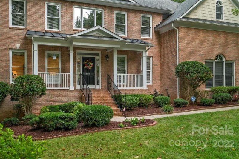 Property image 3 at 711 Kingsmill Lane, Lake Wylie, SC 29710