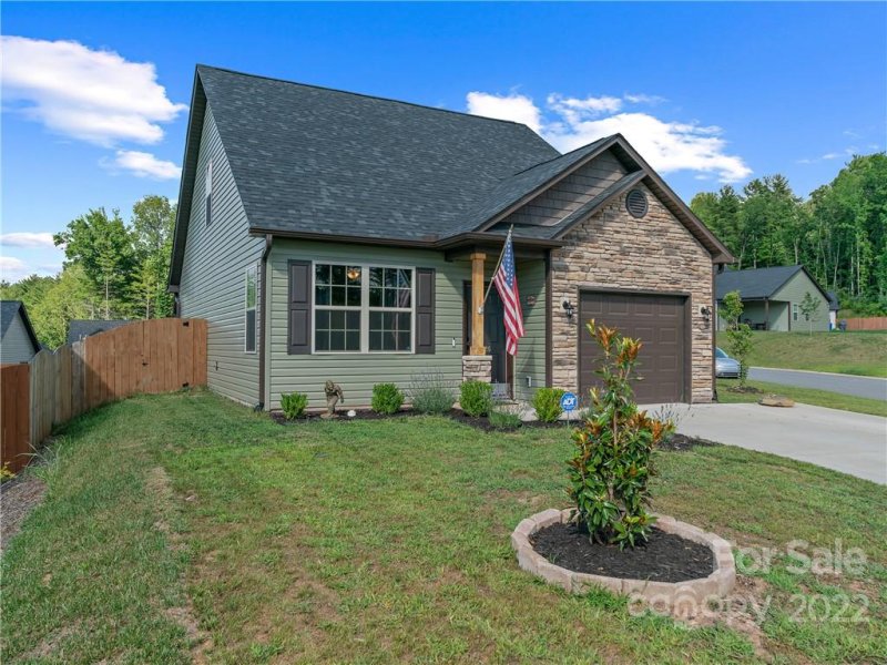 Property image 2 at 526 Rosebud Orchid Way, Weaverville, NC 28787