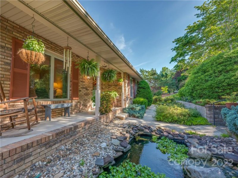 Property image 4 at 200 W Vista Drive, Hendersonville, NC 28739