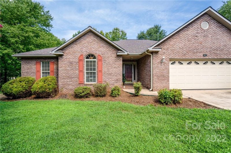 8017 King Arthurs Court