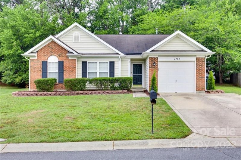 4729 Sahalee Lane