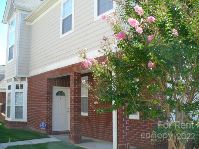 Property image 2 at 937 Central Park Circle, Davidson, NC 28036