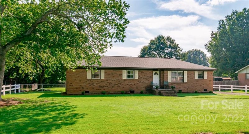 15209 Catawba Circle