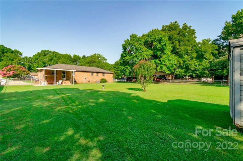 Property image 3 at 15209 Catawba Circle, Matthews, NC 28104