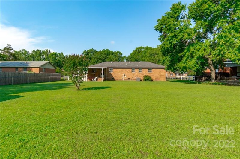 Property image 4 at 15209 Catawba Circle, Matthews, NC 28104