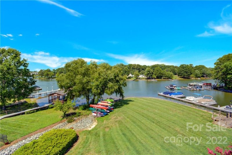 Property image 3 at 107 Pier 33 Drive, Mooresville, NC 28117