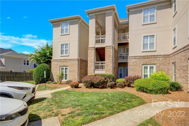 Property image 4 at 107 Pier 33 Drive, Mooresville, NC 28117