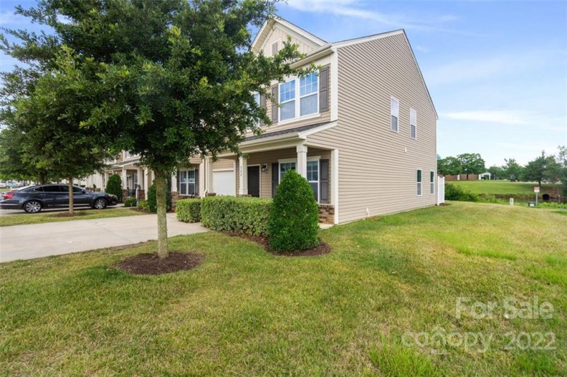Property image 2 at 842 Summerlake Drive, Fort Mill, SC 29715