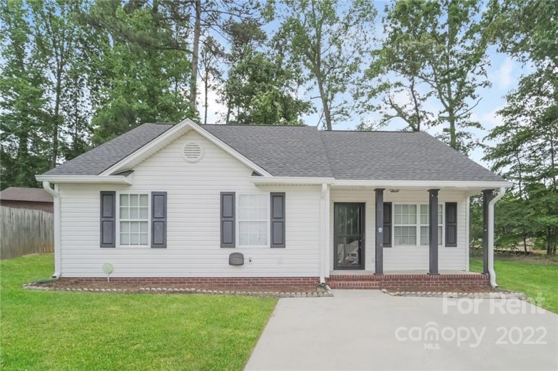 Property image 2 at 2200 Blue Hampton Lane, Charlotte, NC 28213