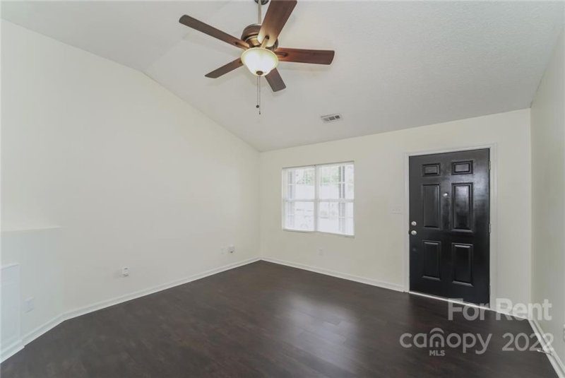 Property image 4 at 2200 Blue Hampton Lane, Charlotte, NC 28213