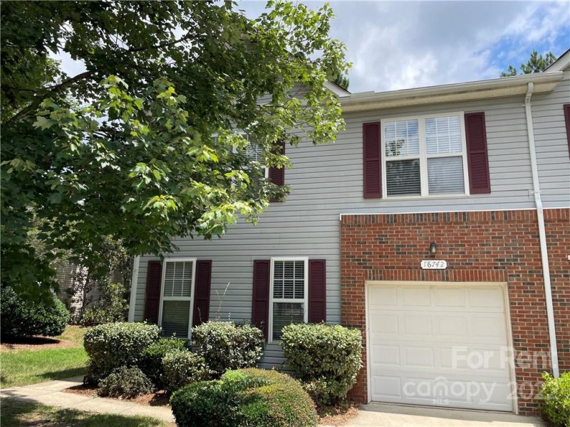 16742 Commons Creek Drive