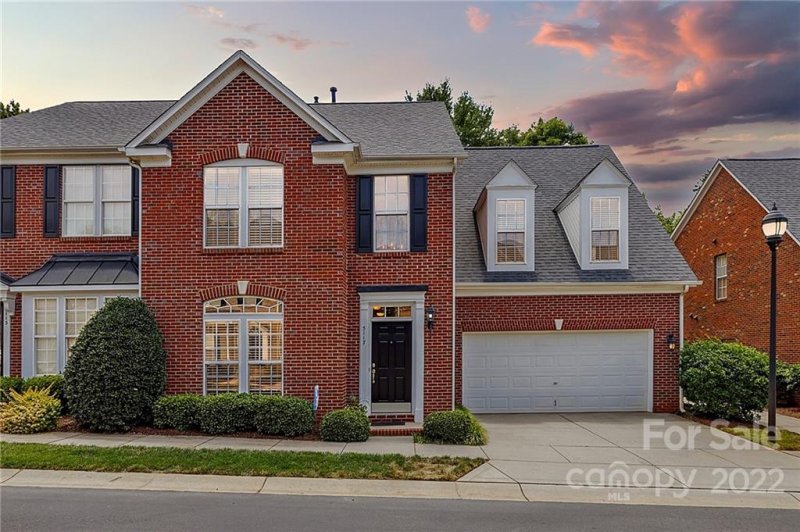 Property image 2 at 5117 Berkeley Creek Lane, Charlotte, NC 28277