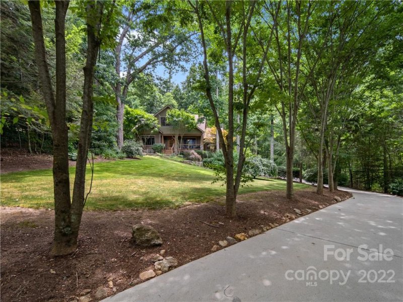 Property image 2 at 100 Village Pointe Lane, Asheville, NC 28803