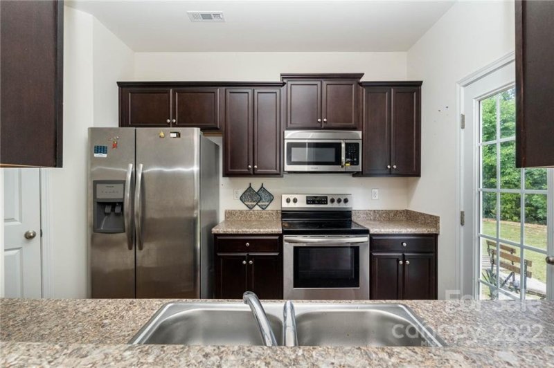 Property image 5 at 9138 Bradstreet Commons Way, Charlotte, NC 28215