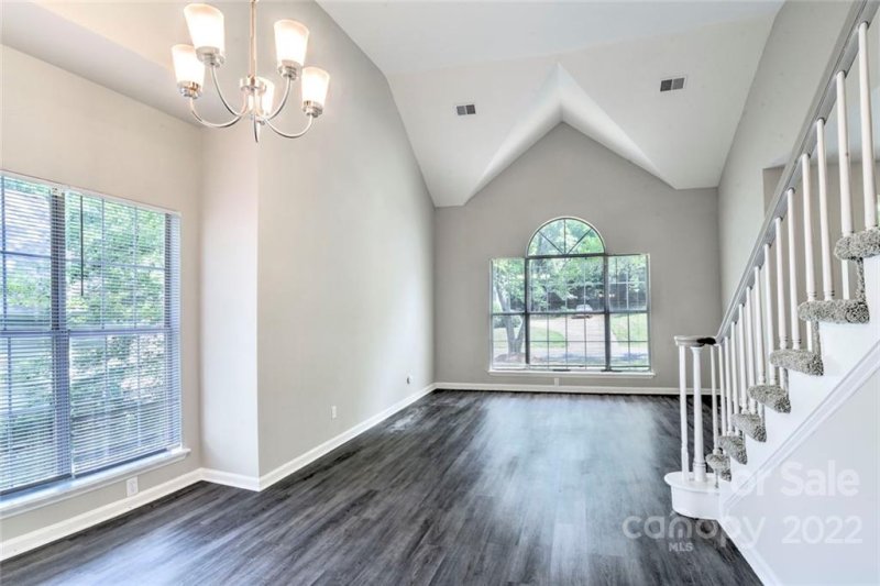 Property image 4 at 5525 Ashbluff Court, Charlotte, NC 28216