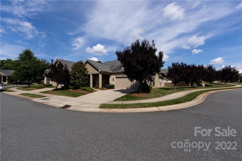 Property image 2 at 5231 Polo Gate Boulevard, Charlotte, NC 28216