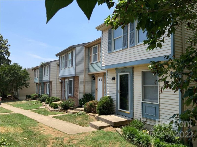 Property image 2 at 7305 Pebblestone Drive, Charlotte, NC 28212