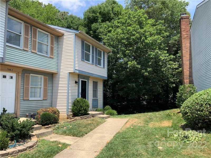 Property image 3 at 7305 Pebblestone Drive, Charlotte, NC 28212