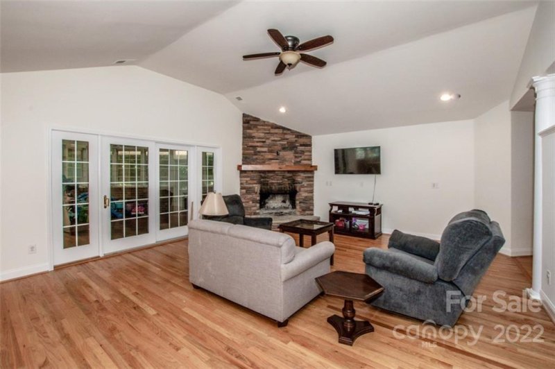 Property image 4 at 627 Beaten Path Road, Mooresville, NC 28117