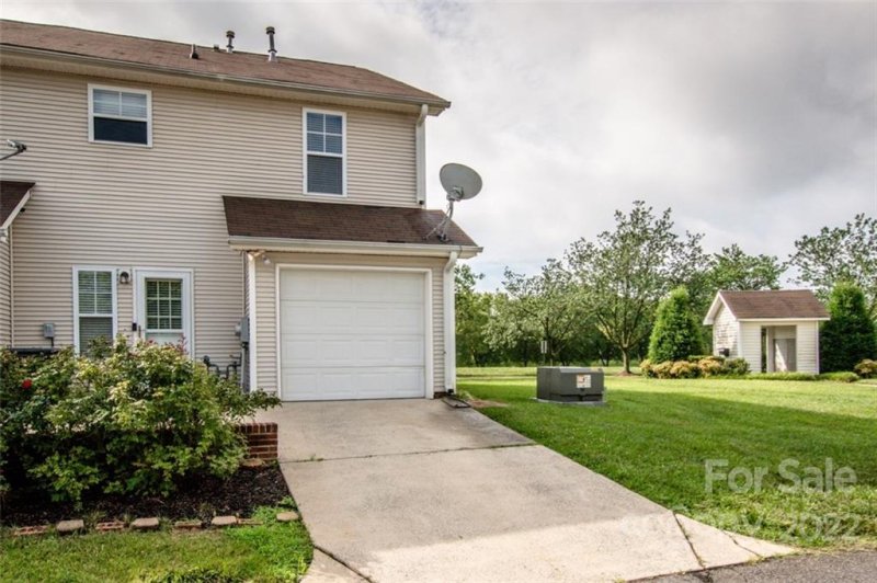 Property image 2 at 16961 Bridgeton Lane, Huntersville, NC 28078