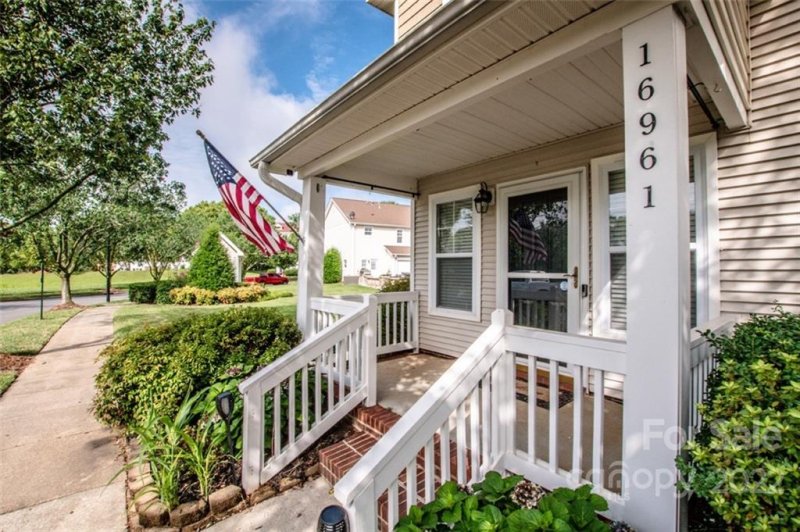 Property image 3 at 16961 Bridgeton Lane, Huntersville, NC 28078