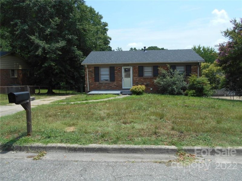 Property image 2 at 2720 Gail Avenue, Gastonia, NC 28052