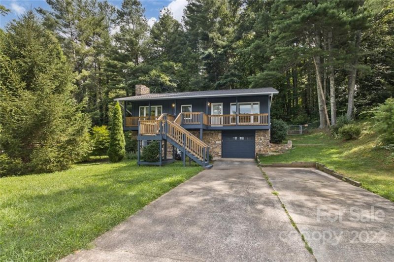 Property image 2 at 27 Brookcliff Drive, Asheville, NC 28804