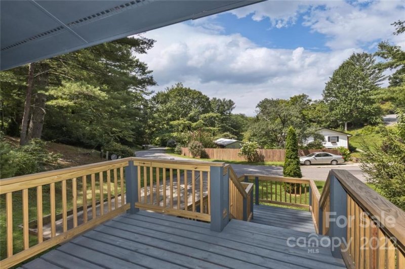 Property image 3 at 27 Brookcliff Drive, Asheville, NC 28804