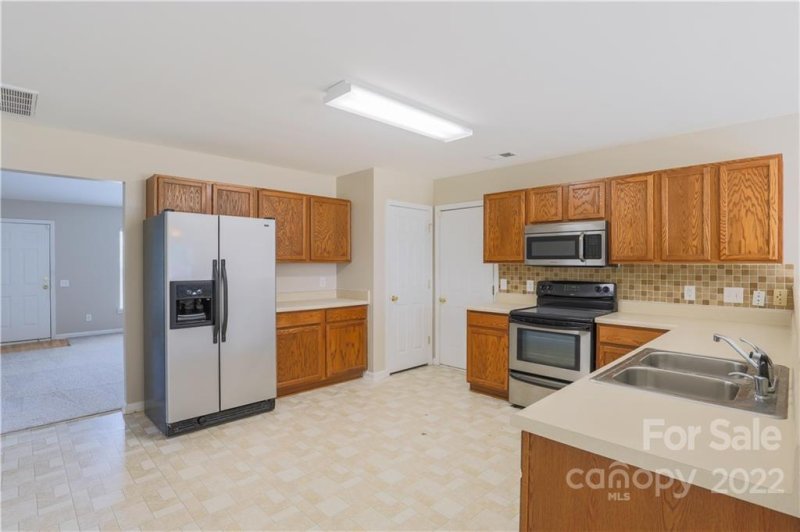 Property image 4 at 5302 Peach Place Lane, Charlotte, NC 28216