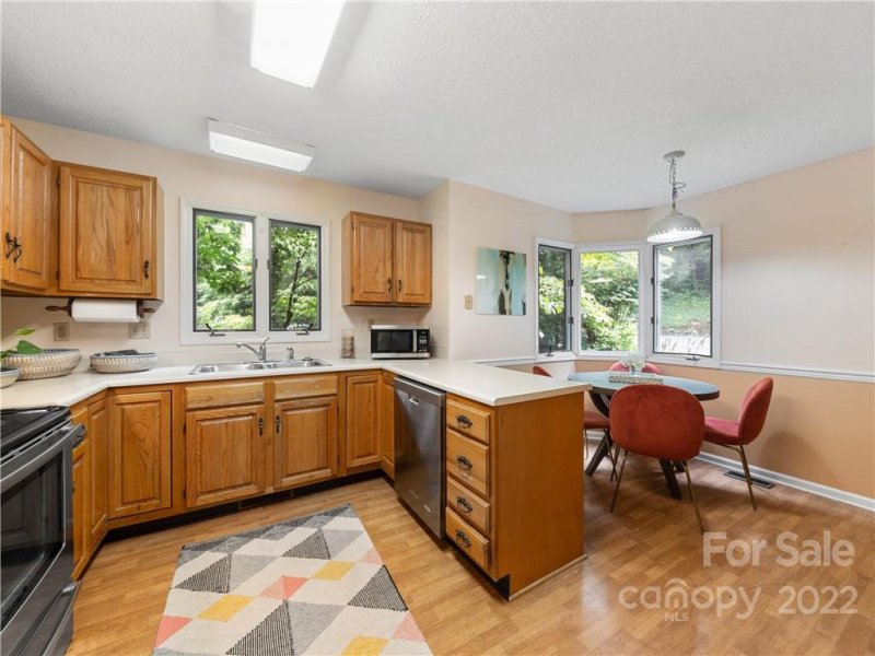 Property image 4 at 305 Piney Mountain Drive, Asheville, NC 28805