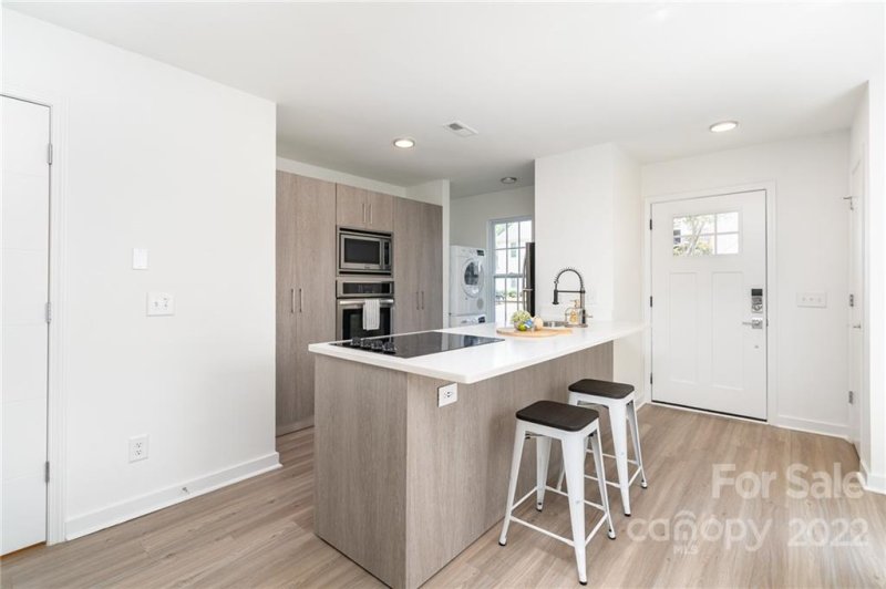 Property image 5 at 1535 Briar Creek Road, Charlotte, NC 28205