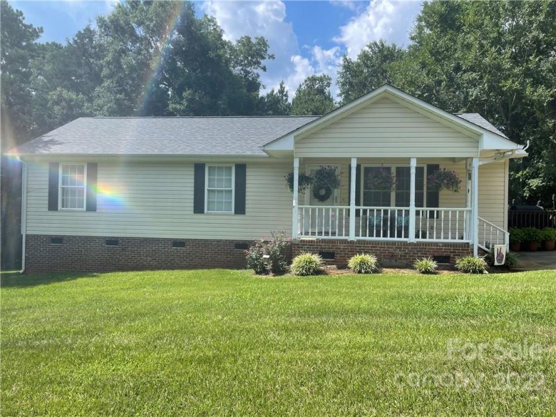 Property image 2 at 592 E Rambo Road, Rock Hill, SC 29730