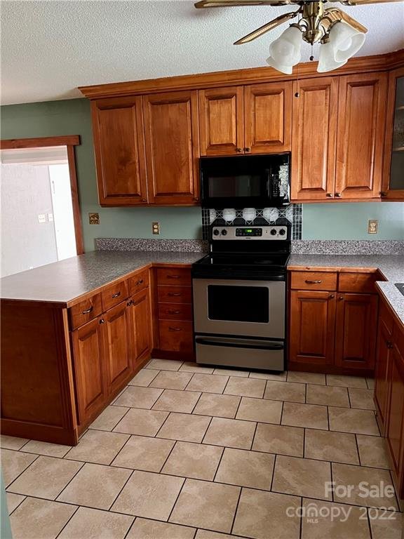 Property image 4 at 5215 Rolling Oak Lane, Charlotte, NC 28227