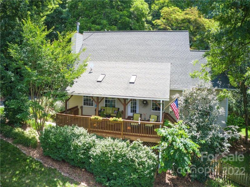 Property image 2 at 154 Presidential Drive, Waynesville, NC 28786